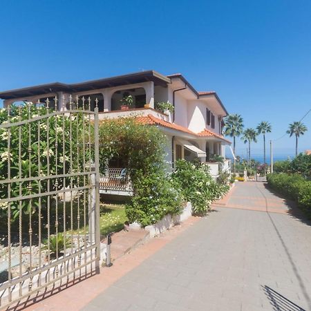 Villa Pomelia Санта Доменика Екстериор снимка