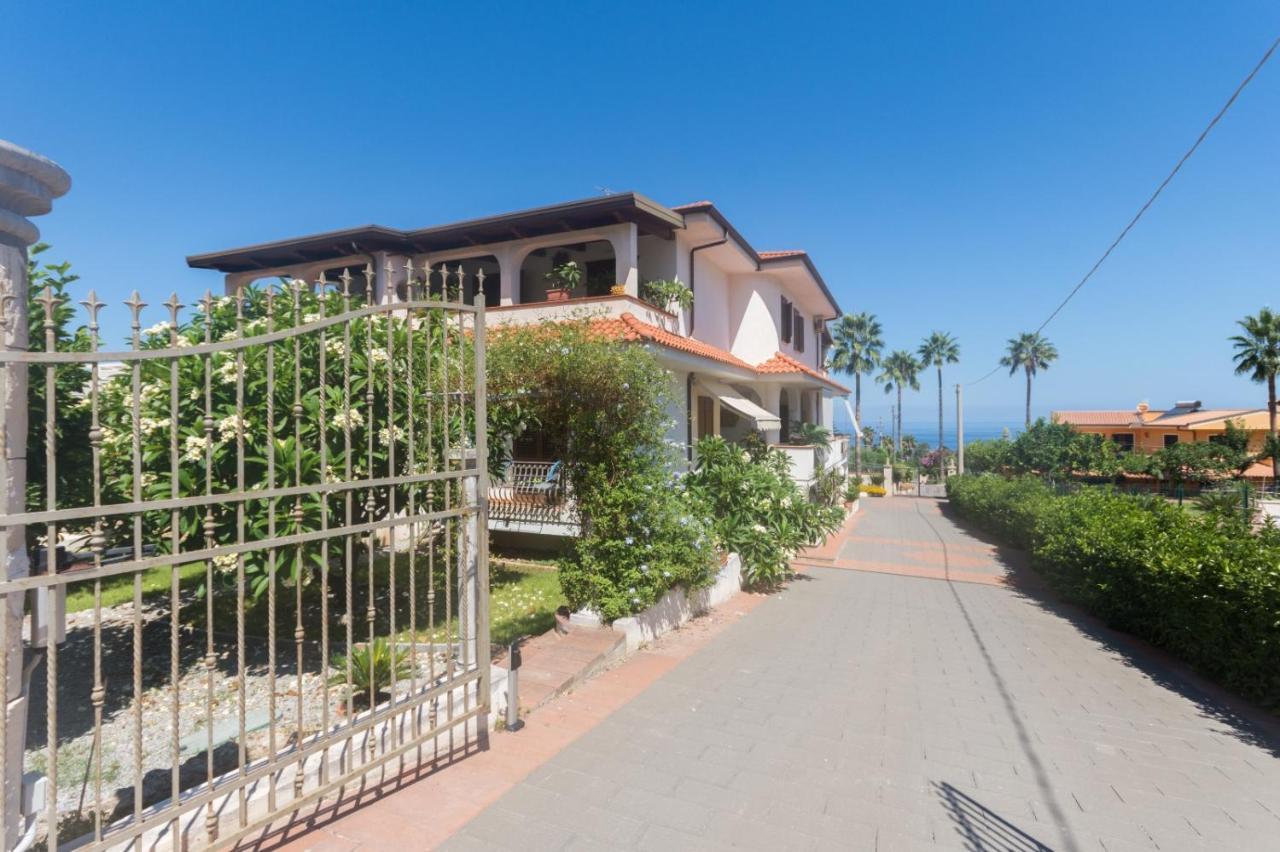 Villa Pomelia Санта Доменика Екстериор снимка